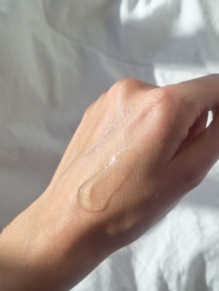 Essentials - Glow Up Cleansing Gel - Image 2